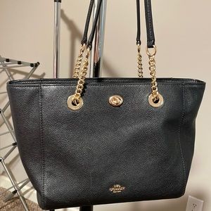COACH Women's Pebbled Turnlock Chain Tote 27